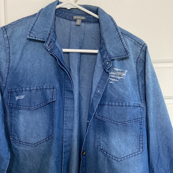 CHARLOTTE RUSSE JEAN BLOUSE Size medium - Picture 3 of 11